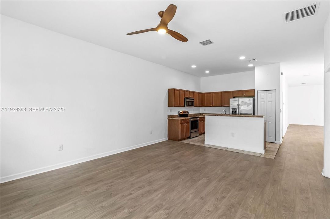 В аренду: $3,600 (3 спален, 2 ванн, 0 Квадратных фут)