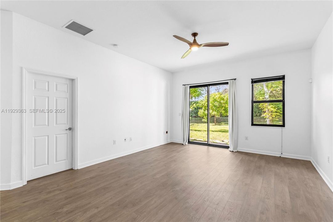 В аренду: $3,600 (3 спален, 2 ванн, 0 Квадратных фут)