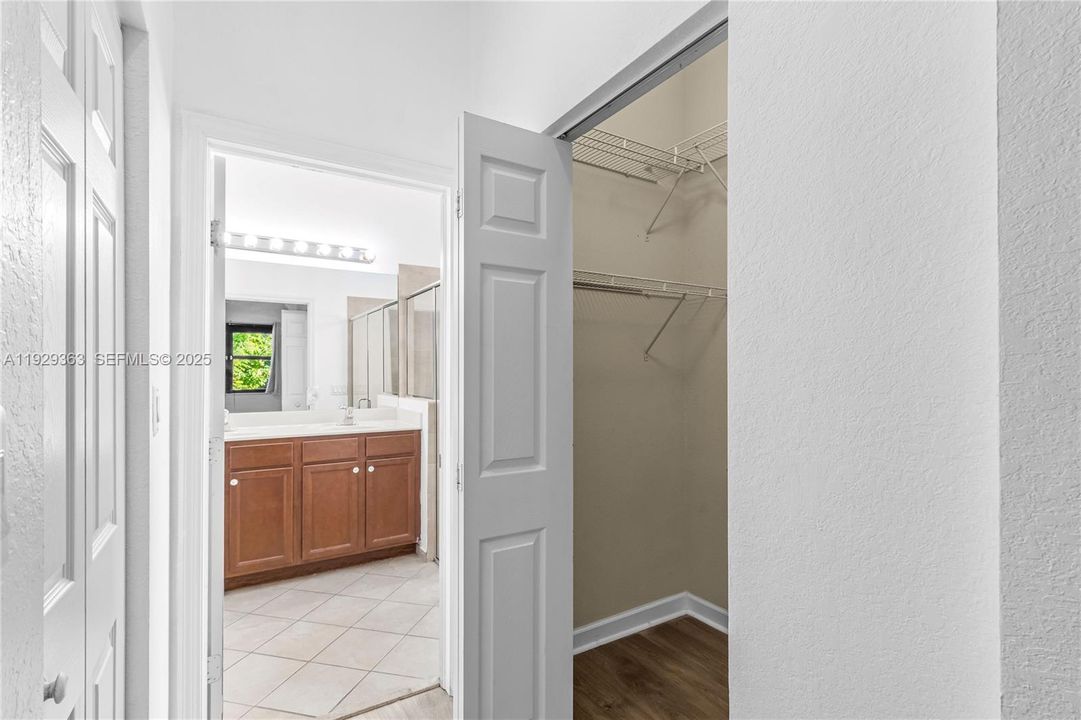 В аренду: $3,600 (3 спален, 2 ванн, 0 Квадратных фут)