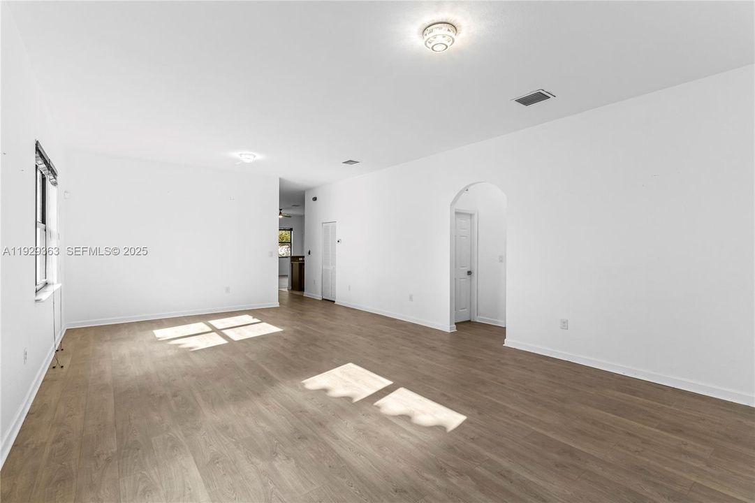 В аренду: $3,600 (3 спален, 2 ванн, 0 Квадратных фут)