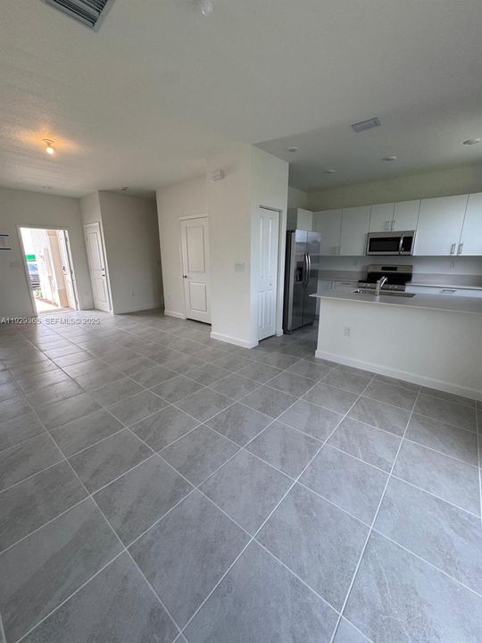 For Rent: $2,500 (3 beds, 3 baths, 0 Square Feet)