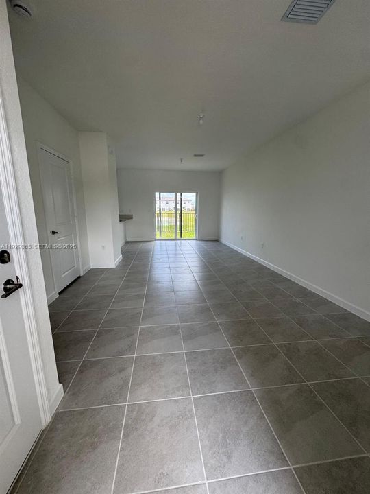 For Rent: $2,500 (3 beds, 3 baths, 0 Square Feet)