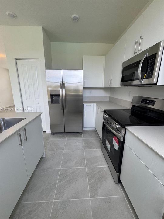 For Rent: $2,500 (3 beds, 3 baths, 0 Square Feet)