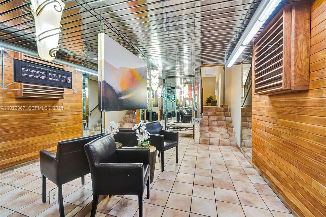 For Sale: $339,900 (2 beds, 2 baths, 1383 Square Feet)