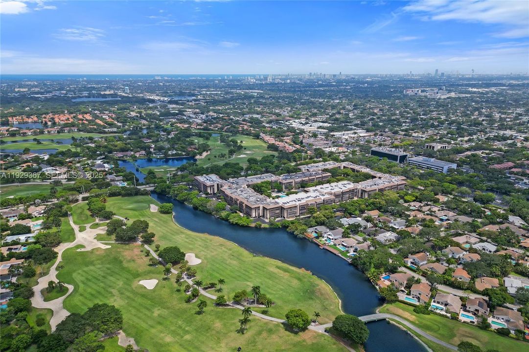 For Sale: $339,900 (2 beds, 2 baths, 1383 Square Feet)