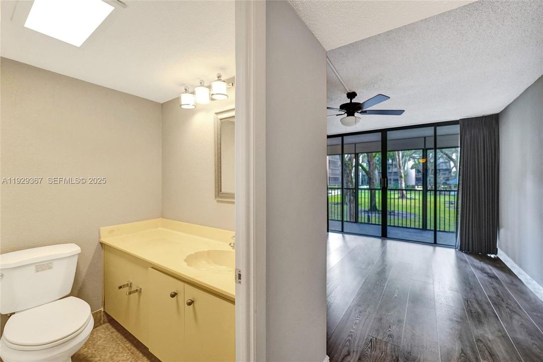 For Sale: $339,900 (2 beds, 2 baths, 1383 Square Feet)