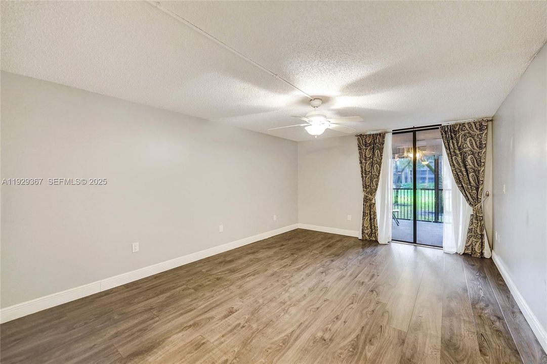 For Sale: $339,900 (2 beds, 2 baths, 1383 Square Feet)