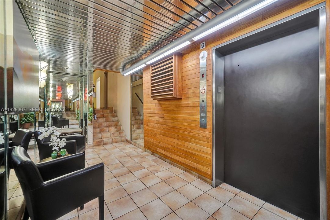 For Sale: $339,900 (2 beds, 2 baths, 1383 Square Feet)