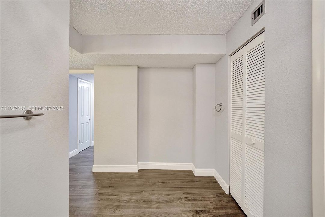 For Sale: $339,900 (2 beds, 2 baths, 1383 Square Feet)