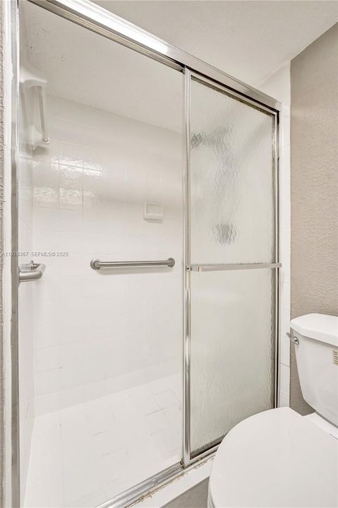 For Sale: $339,900 (2 beds, 2 baths, 1383 Square Feet)