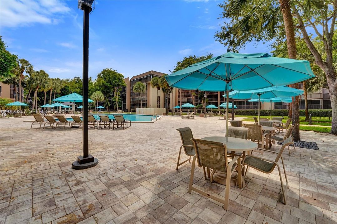 For Sale: $339,900 (2 beds, 2 baths, 1383 Square Feet)