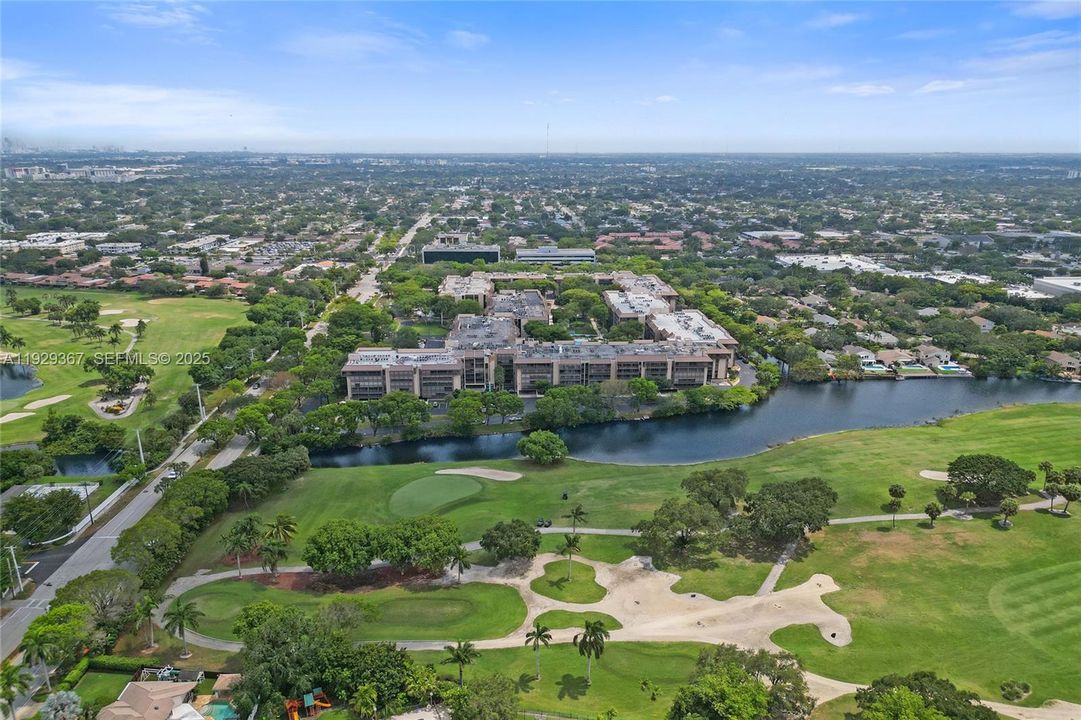 For Sale: $339,900 (2 beds, 2 baths, 1383 Square Feet)