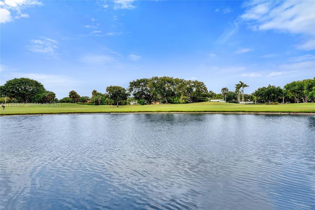 For Sale: $339,900 (2 beds, 2 baths, 1383 Square Feet)