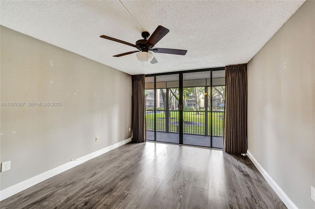 For Sale: $339,900 (2 beds, 2 baths, 1383 Square Feet)