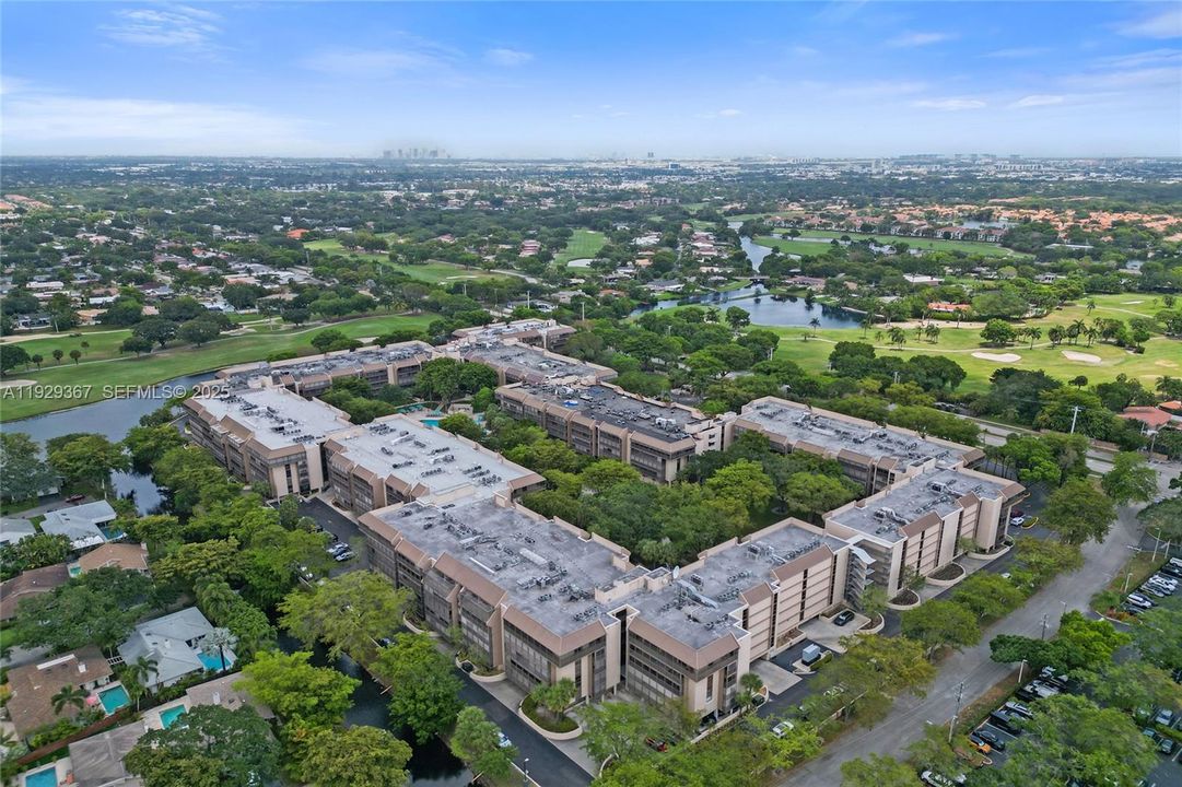 For Sale: $339,900 (2 beds, 2 baths, 1383 Square Feet)