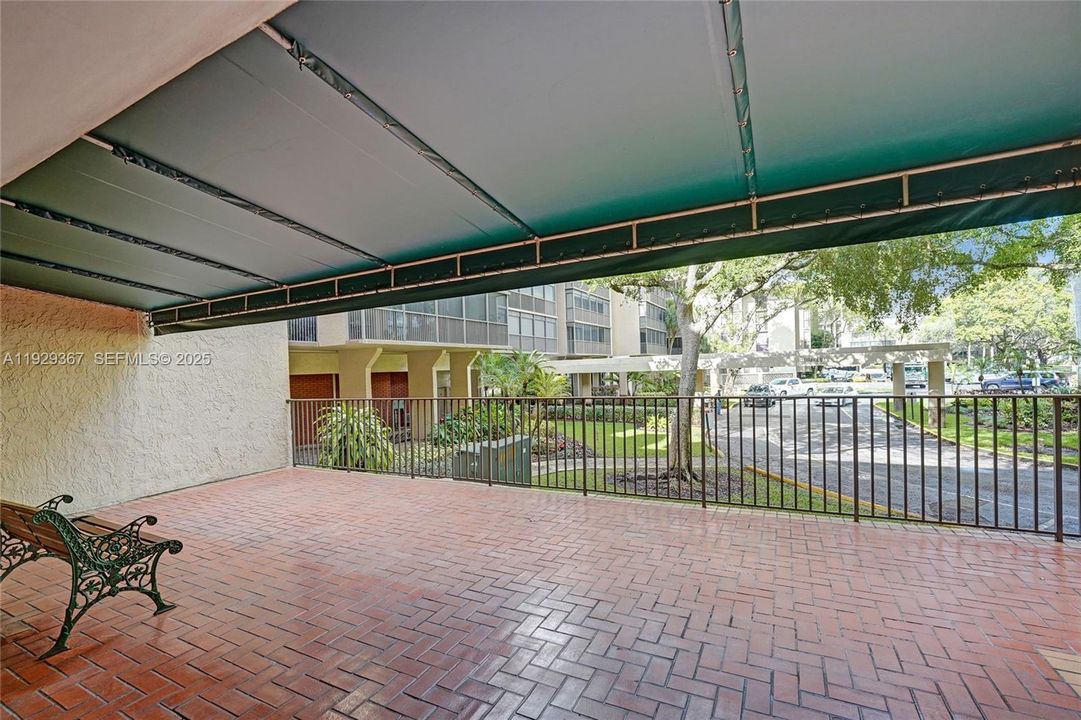 For Sale: $339,900 (2 beds, 2 baths, 1383 Square Feet)
