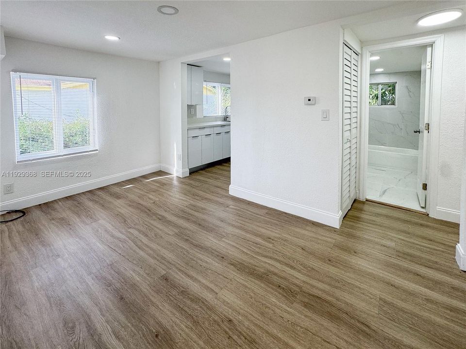 En Venta: $275,000 (3 camas, 1 baños, 572 Pies cuadrados)