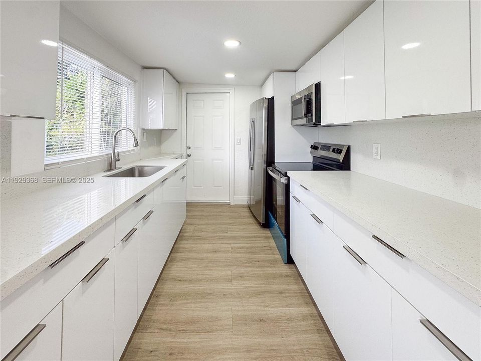 En Venta: $275,000 (3 camas, 1 baños, 572 Pies cuadrados)