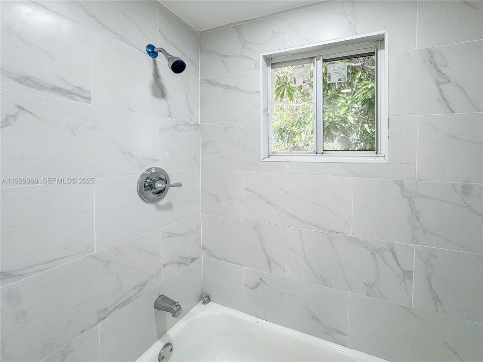 En Venta: $275,000 (3 camas, 1 baños, 572 Pies cuadrados)