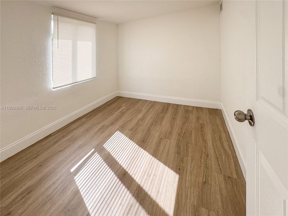 En Venta: $275,000 (3 camas, 1 baños, 572 Pies cuadrados)