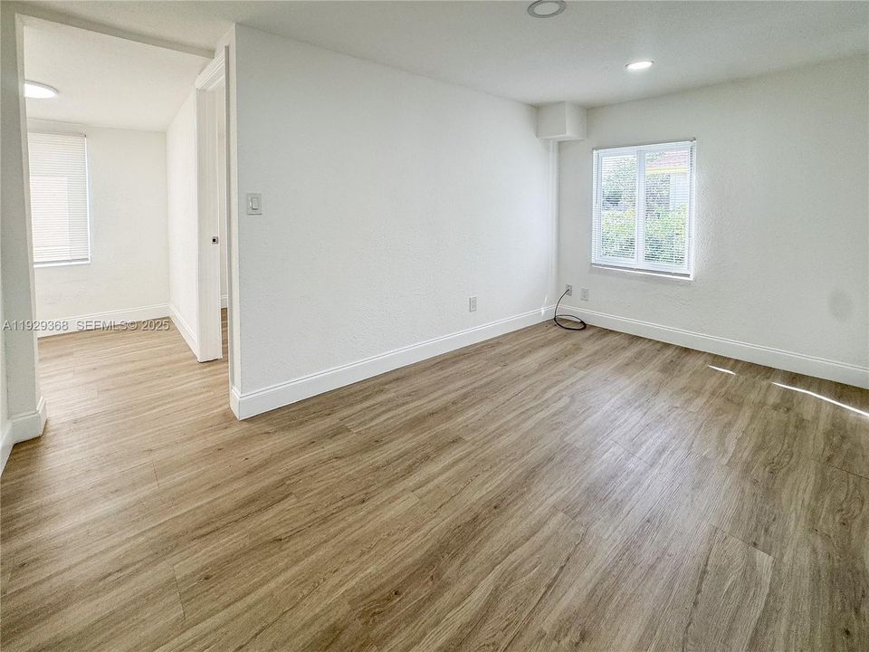 En Venta: $275,000 (3 camas, 1 baños, 572 Pies cuadrados)