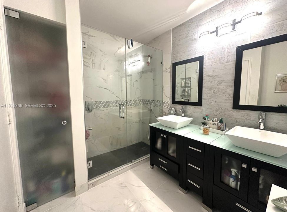 For Sale: $699,900 (4 beds, 2 baths, 2062 Square Feet)