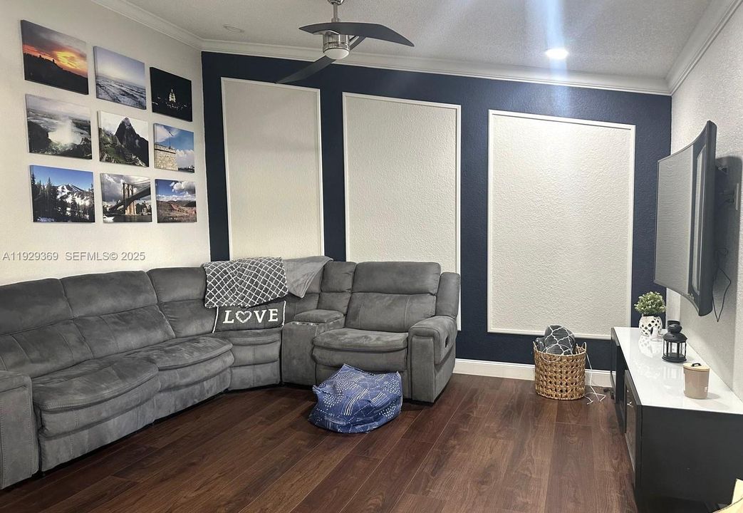 For Sale: $699,900 (4 beds, 2 baths, 2062 Square Feet)