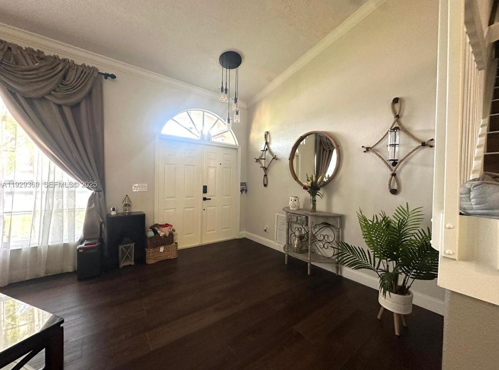 For Sale: $699,900 (4 beds, 2 baths, 2062 Square Feet)