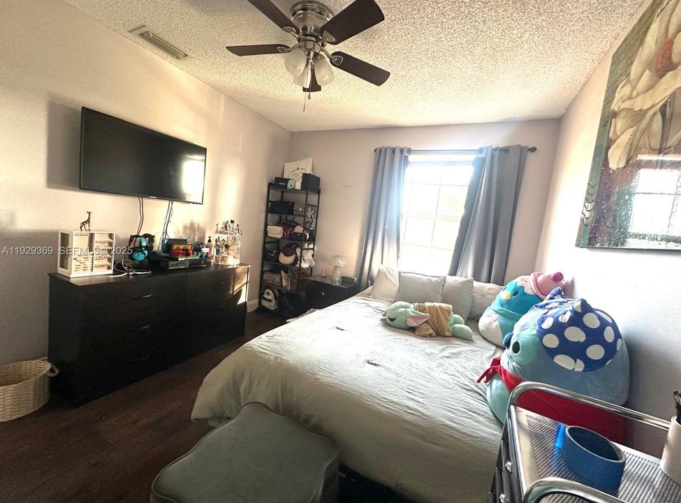 For Sale: $699,900 (4 beds, 2 baths, 2062 Square Feet)