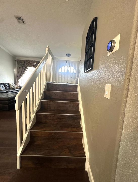 For Sale: $699,900 (4 beds, 2 baths, 2062 Square Feet)