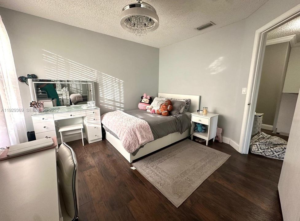 For Sale: $699,900 (4 beds, 2 baths, 2062 Square Feet)