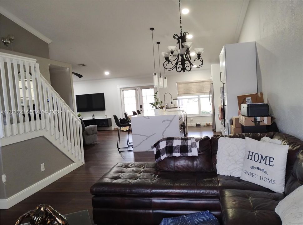 For Sale: $699,900 (4 beds, 2 baths, 2062 Square Feet)