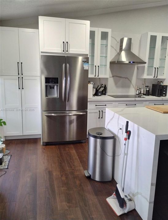 For Sale: $699,900 (4 beds, 2 baths, 2062 Square Feet)