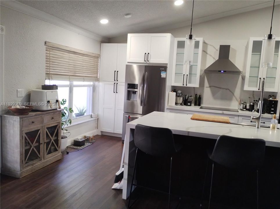 For Sale: $699,900 (4 beds, 2 baths, 2062 Square Feet)