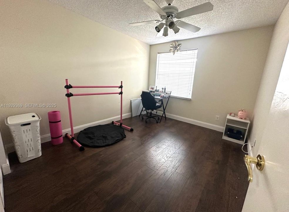 For Sale: $699,900 (4 beds, 2 baths, 2062 Square Feet)