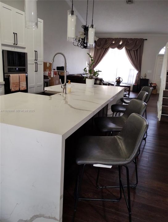 For Sale: $699,900 (4 beds, 2 baths, 2062 Square Feet)