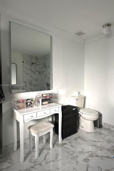 For Sale: $699,900 (4 beds, 2 baths, 2062 Square Feet)