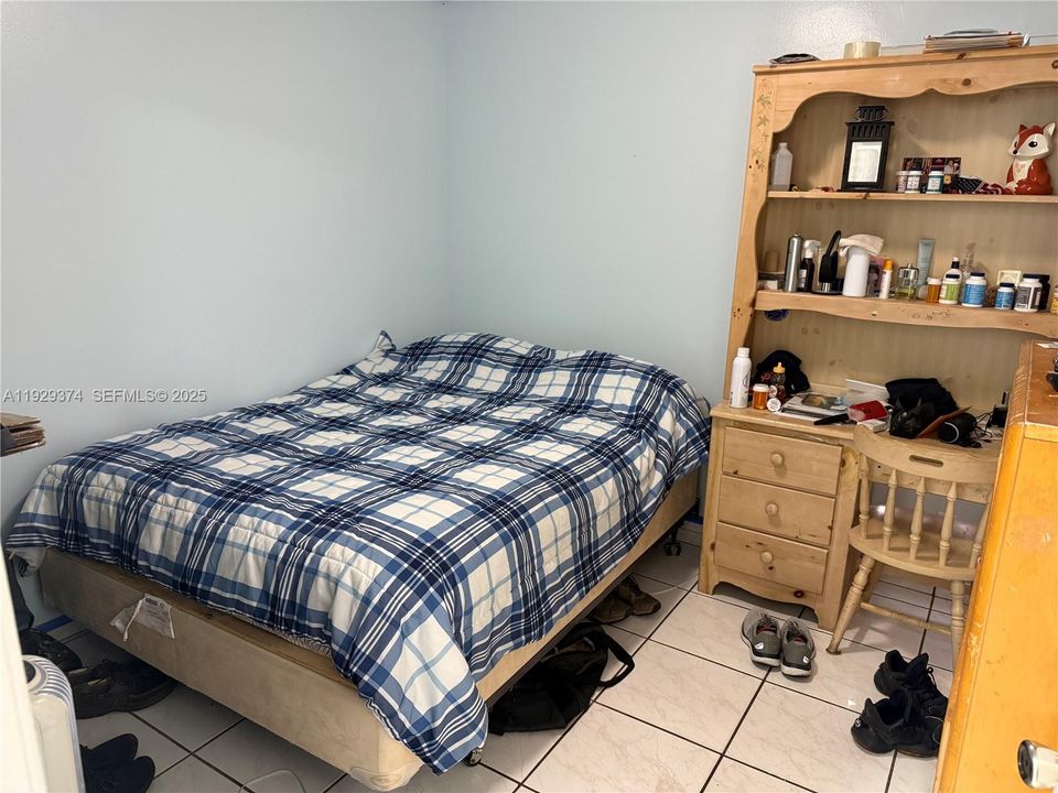 For Sale: $569,000 (4 beds, 2 baths, 1477 Square Feet)