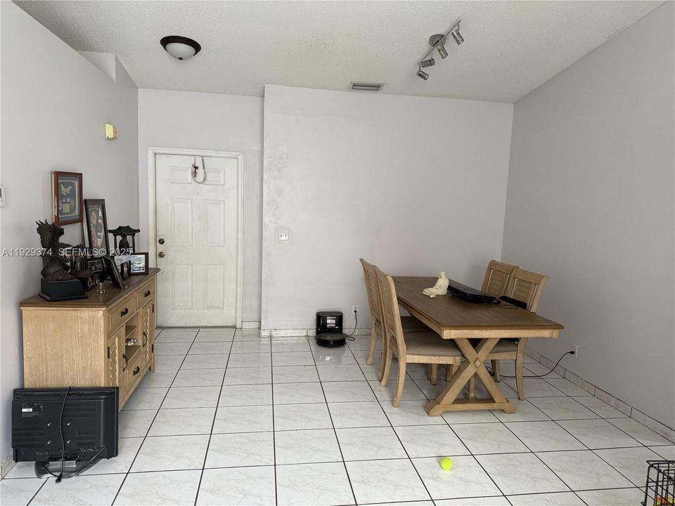 For Sale: $569,000 (4 beds, 2 baths, 1477 Square Feet)