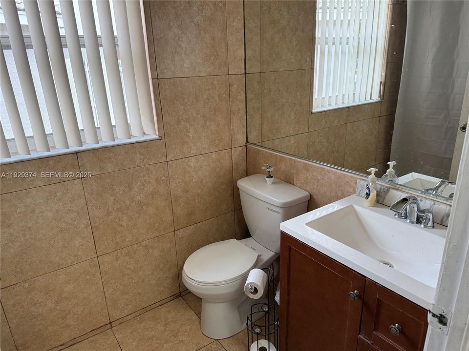 For Sale: $569,000 (4 beds, 2 baths, 1477 Square Feet)