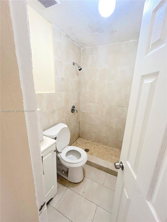 В аренду: $1,700 (1 спален, 1 ванн, 765 Квадратных фут)