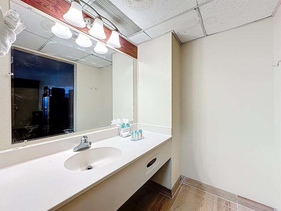King Room - Stayable Jacksonville West-7