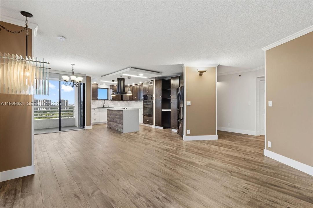 На продажу: $540,000 (2 спален, 2 ванн, 1181 Квадратных фут)