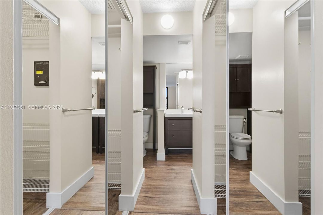 На продажу: $540,000 (2 спален, 2 ванн, 1181 Квадратных фут)