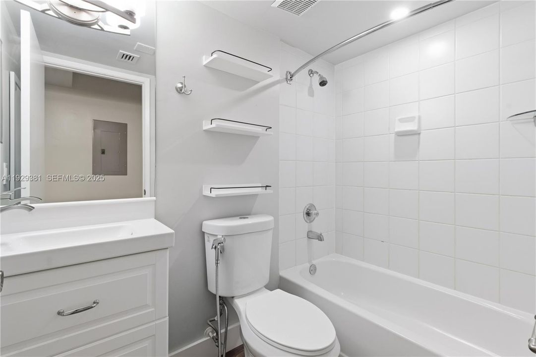 На продажу: $540,000 (2 спален, 2 ванн, 1181 Квадратных фут)