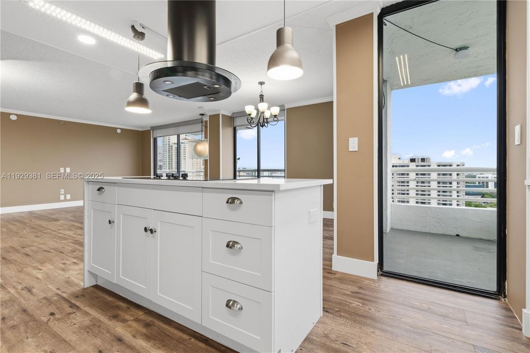 На продажу: $540,000 (2 спален, 2 ванн, 1181 Квадратных фут)