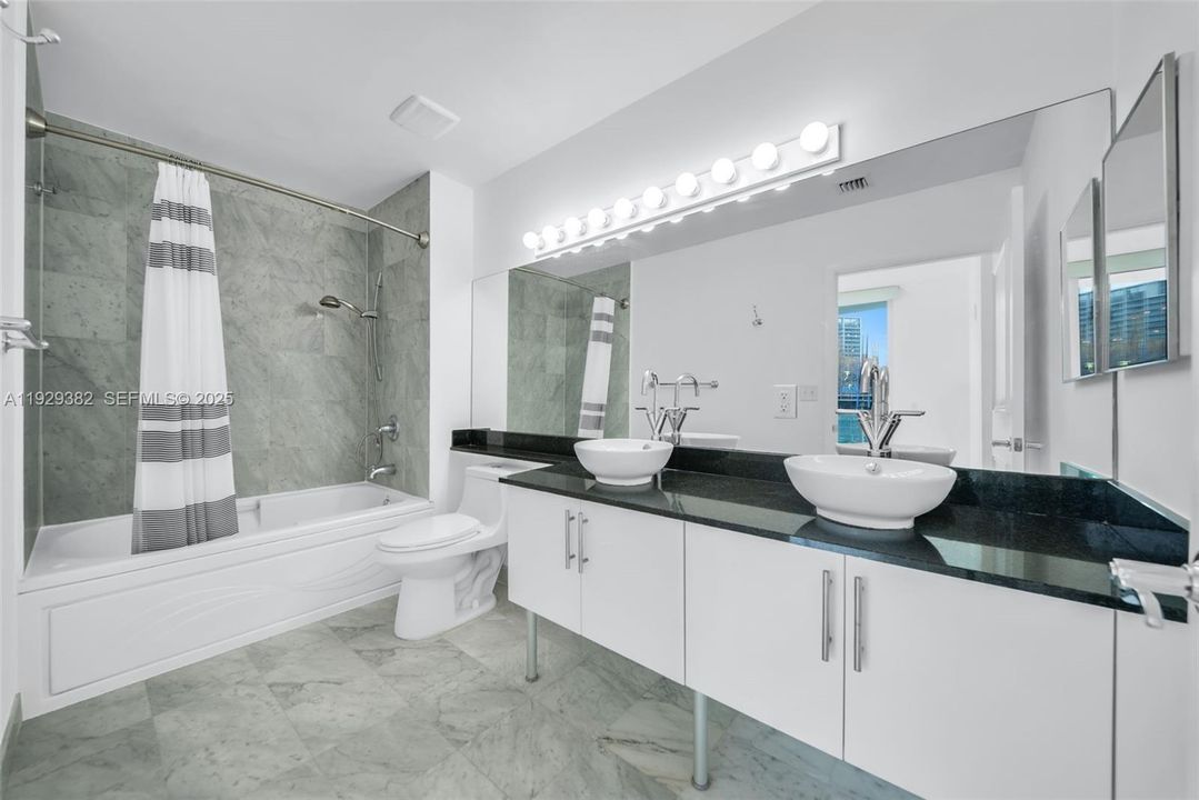 На продажу: $675,000 (2 спален, 2 ванн, 1058 Квадратных фут)