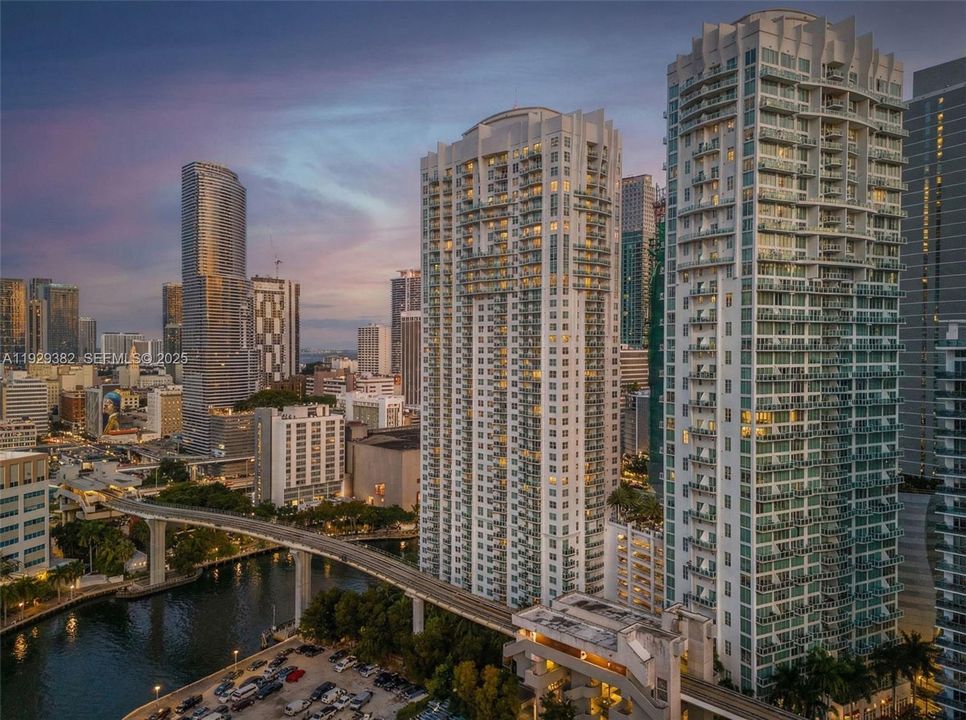 На продажу: $675,000 (2 спален, 2 ванн, 1058 Квадратных фут)