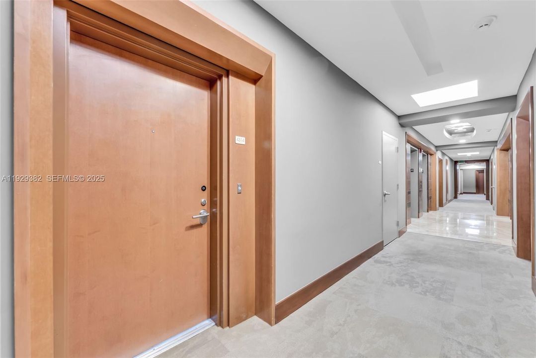 На продажу: $675,000 (2 спален, 2 ванн, 1058 Квадратных фут)