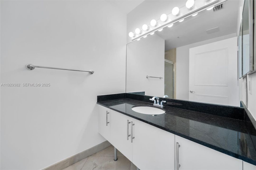 На продажу: $675,000 (2 спален, 2 ванн, 1058 Квадратных фут)